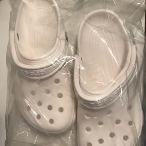 WHITE CROCS